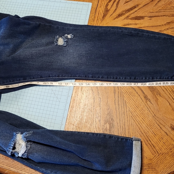 Judy Blue Jeans - Picture 7 of 9